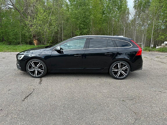 Volvo V60 3 of 5