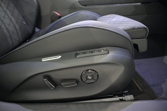 Volkswagen Passat 28 of 30