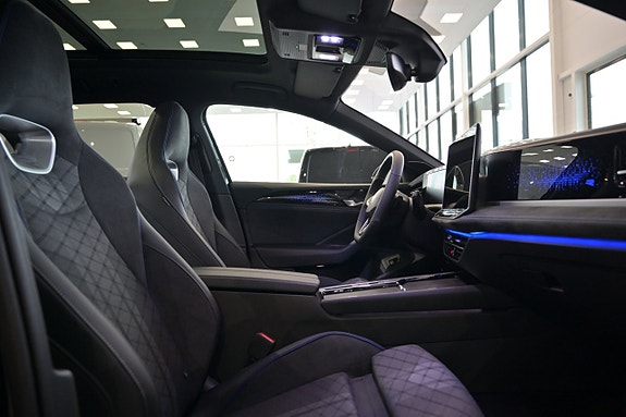 Volkswagen Passat 27 of 30