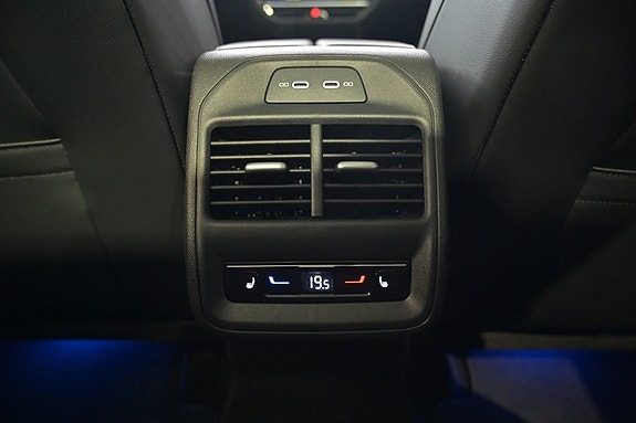 Volkswagen Passat 25 of 30
