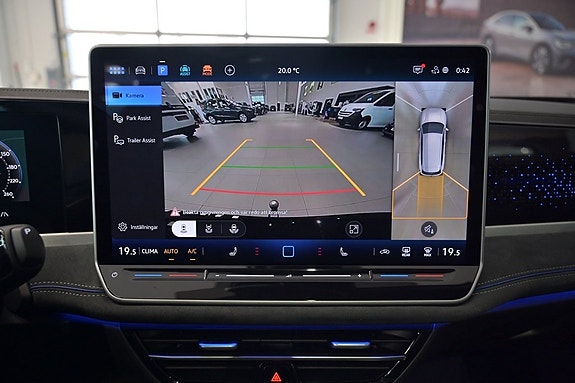 Volkswagen Passat 17 of 30