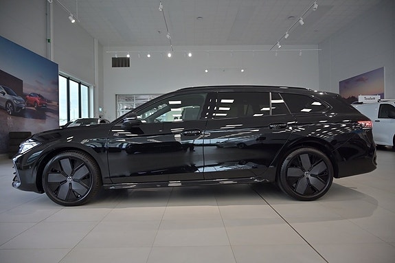 Volkswagen Passat 7 of 30
