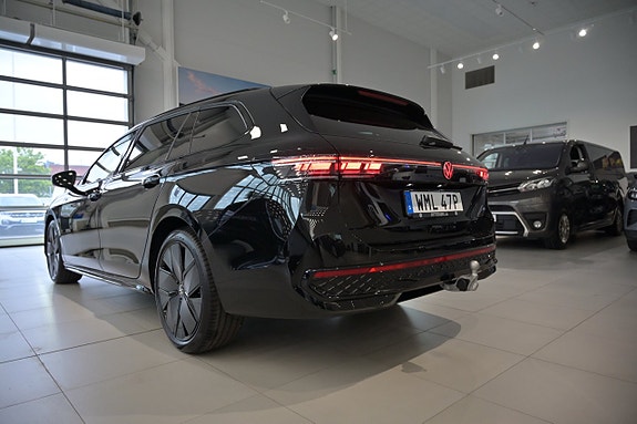 Volkswagen Passat 8 of 30