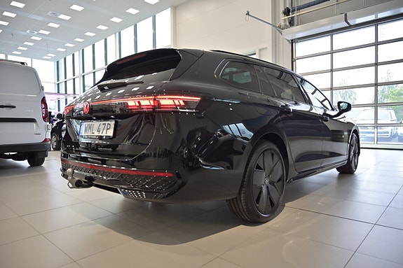 Volkswagen Passat 10 of 30