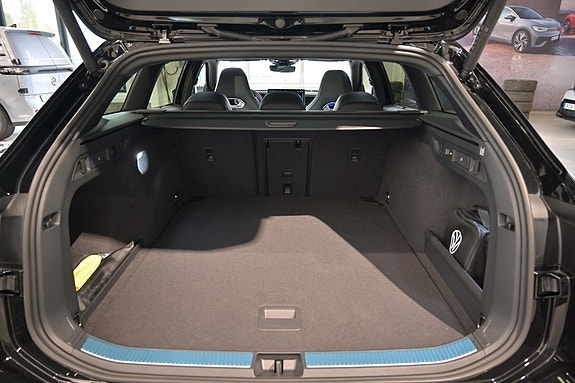 Volkswagen Passat 27 of 30