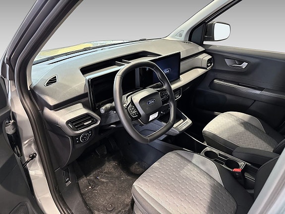Ford E-Transit 9 of 11