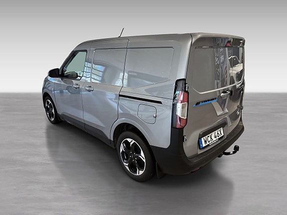 Ford E-Transit 7 of 11
