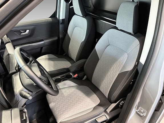 Ford E-Transit 8 of 11