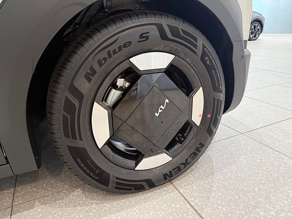 Kia PV5 12 of 13