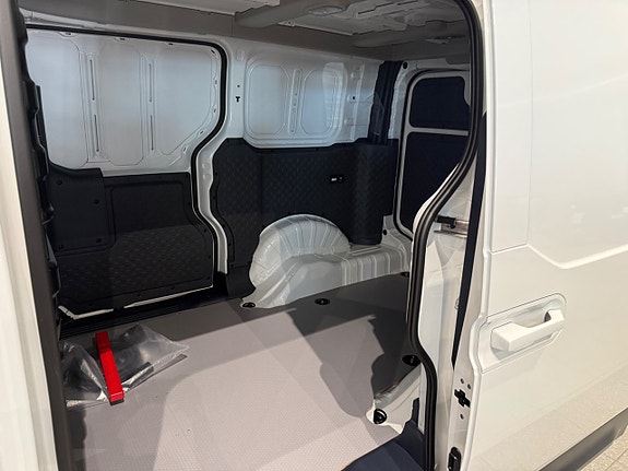 Kia PV5 7 of 13