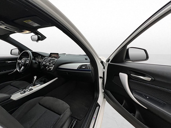 BMW 118d 24 of 30