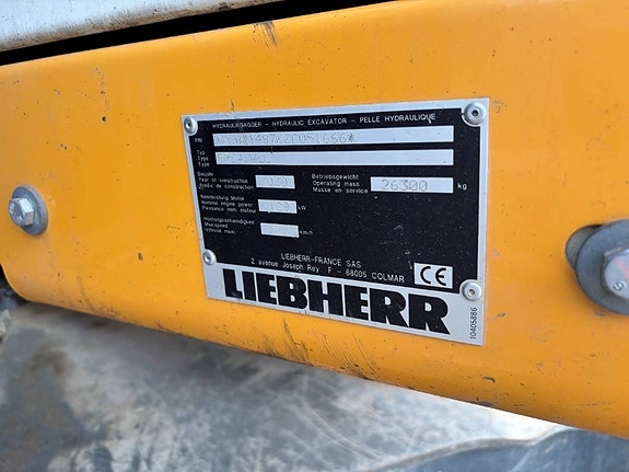 Liebherr R 924 7 of 9