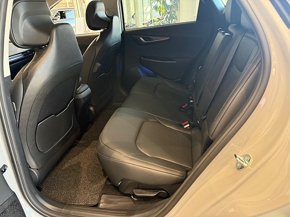 Kia EV6 10 of 15