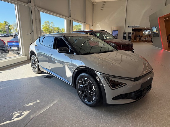 Kia EV6 4 of 15