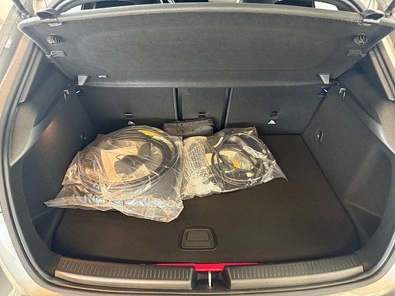 Mercedes-Benz A250 6 of 9