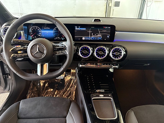Mercedes-Benz A250 9 of 9