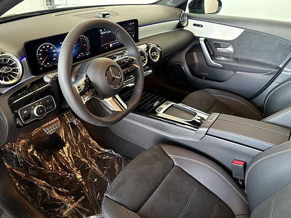 Mercedes-Benz A250 8 of 9