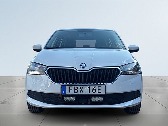 Skoda Fabia 2 of 5