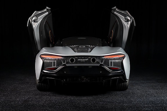 McLaren Artura 8 of 27