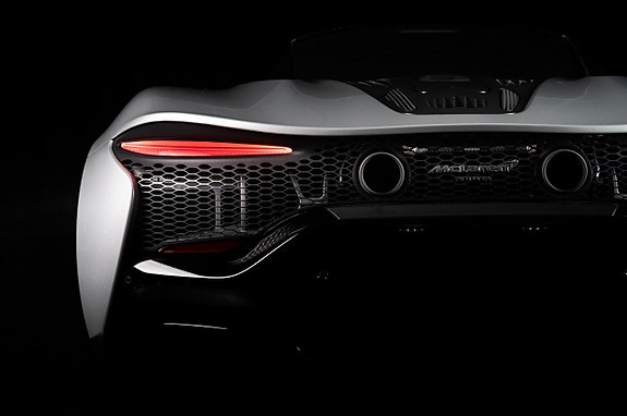 McLaren Artura 16 of 27
