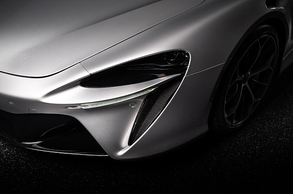 McLaren Artura 13 of 27