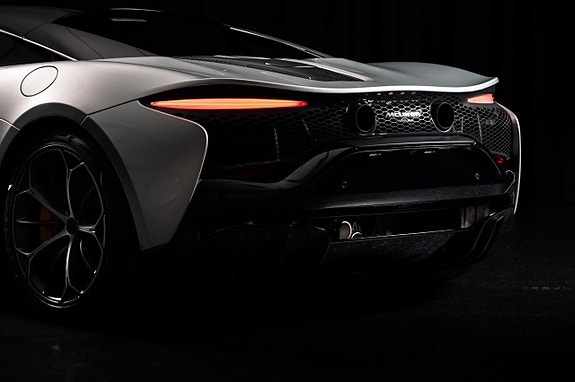 McLaren Artura 15 of 27