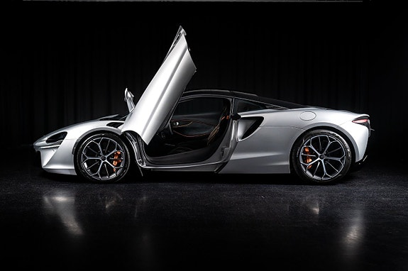 McLaren Artura 11 of 27