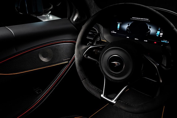 McLaren Artura 24 of 27