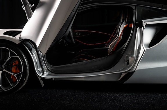 McLaren Artura 19 of 27