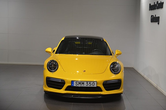 Porsche 911 Turbo S 3 of 5