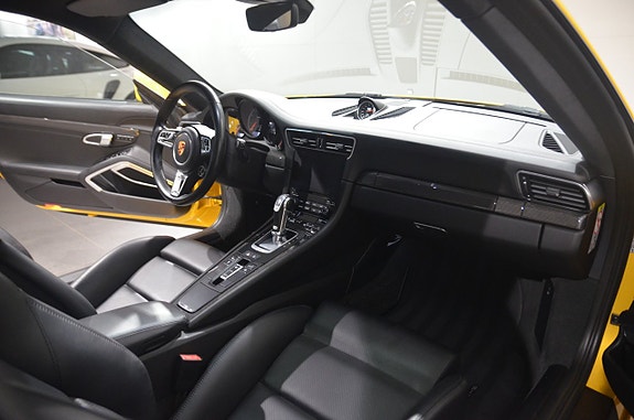 Porsche 911 Turbo S 13 of 25