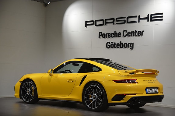 Porsche 911 Turbo S 5 of 5