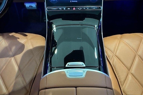 Mercedes-Benz S-Klass 22 of 30