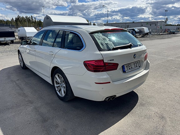 BMW 520d 3 of 5