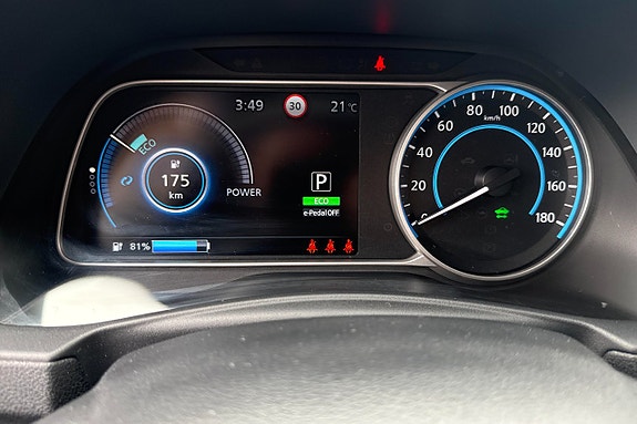 Nissan Leaf 11 of 12