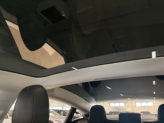 Tesla Model 3 20 of 22