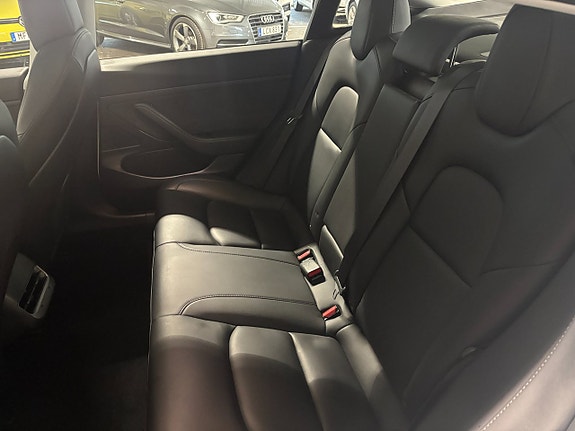Tesla Model 3 10 of 22