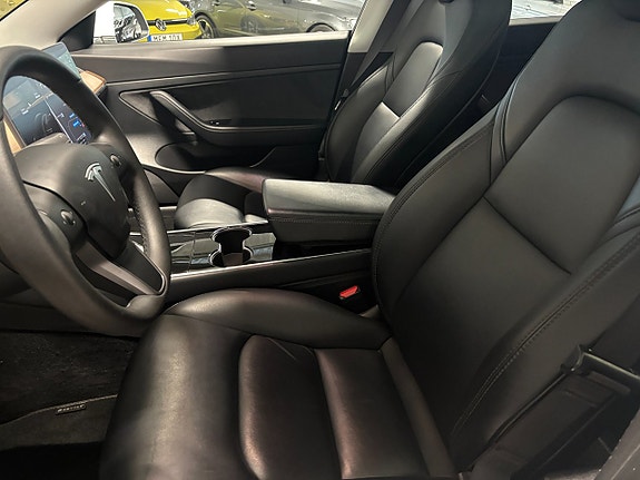 Tesla Model 3 8 of 22