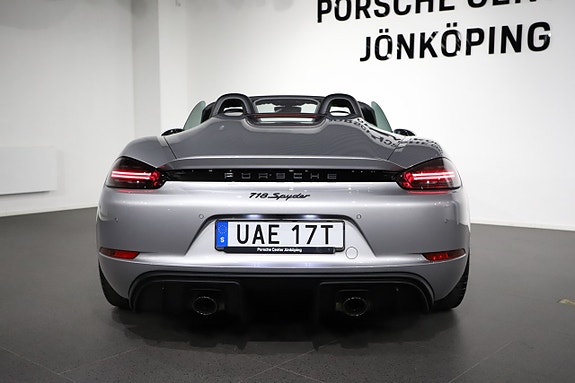 Porsche 718 Spyder 10 of 22