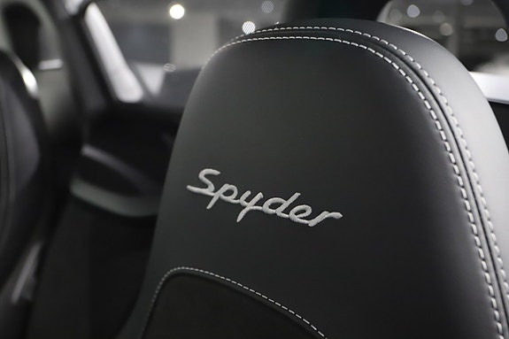 Porsche 718 Spyder 15 of 22