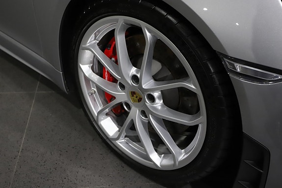 Porsche 718 Spyder 8 of 22