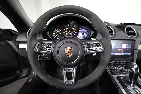Porsche 718 Spyder 16 of 22