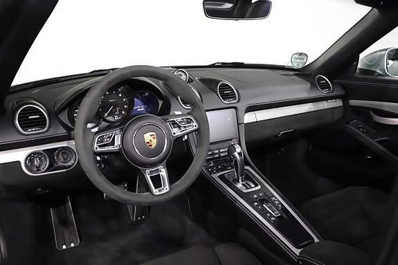 Porsche 718 Spyder 12 of 22