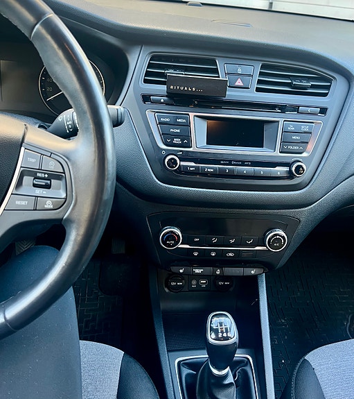 Hyundai i20 4 of 5