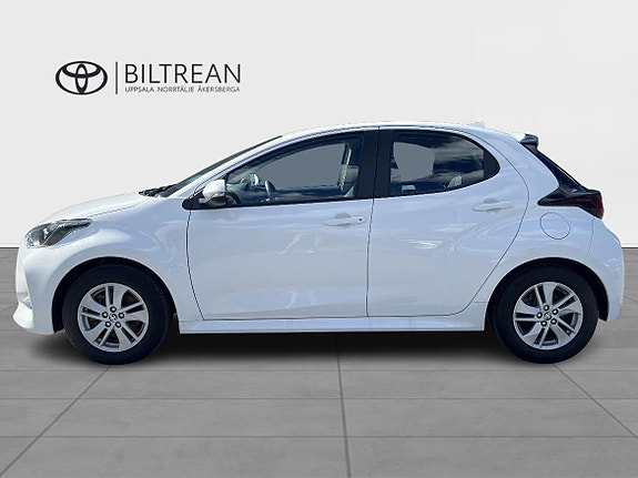 Toyota Yaris 3 of 5