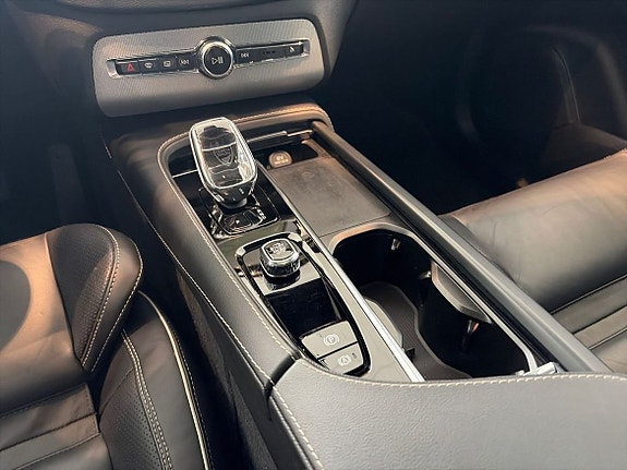 Volvo XC90 14 of 23