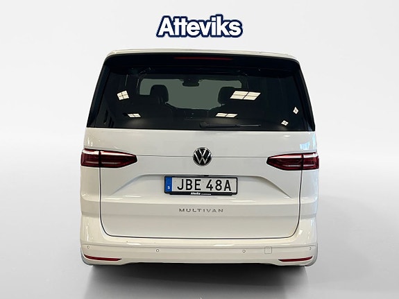 Volkswagen Multivan 13 of 19