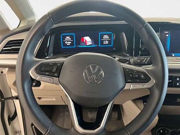 Volkswagen Multivan 4 of 19