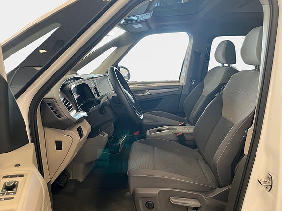 Volkswagen Multivan 18 of 19