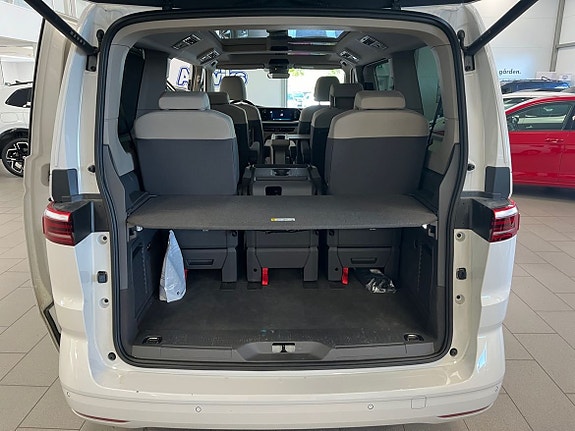 Volkswagen Multivan 11 of 19